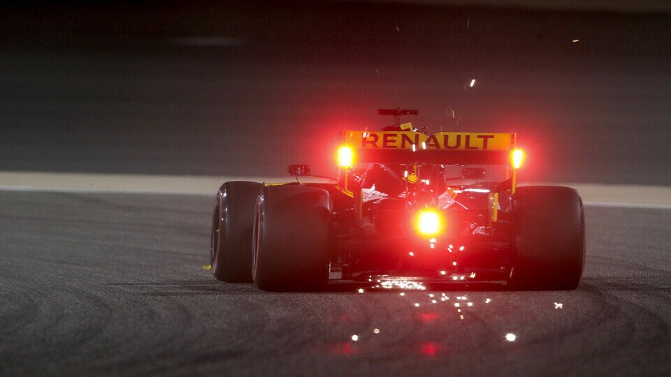 Daniel Ricciardo sucht auch in Bahrain nach dem richtigen Draht zu seinem Renault, Foto: LAT Images