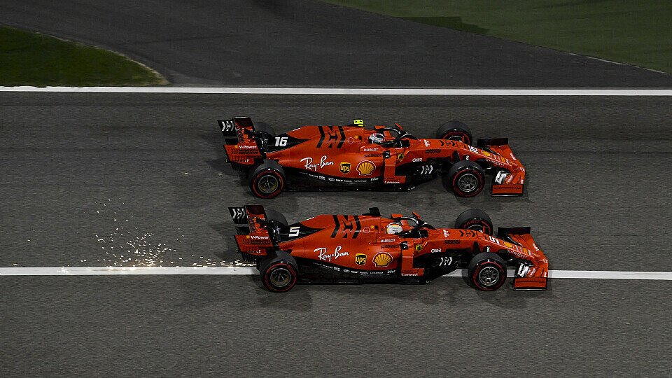 Ferrari-Kollegen Sebastian Vettel und Charles Leclerc duellierten sich in Bahrain zum ersten Mal, Foto: LAT Images