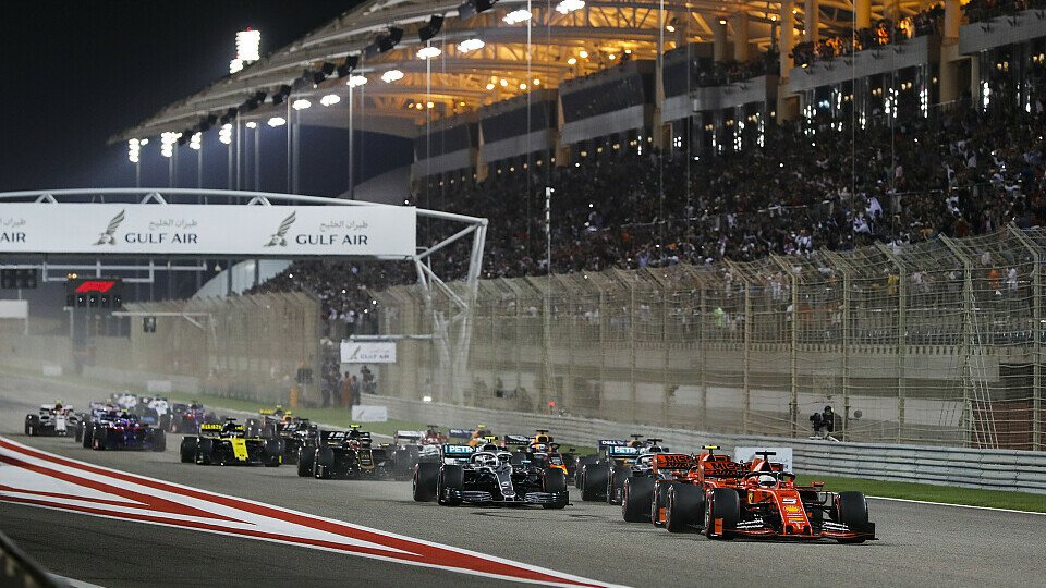 Die Formel 1 trägt beim Bahrain-Double 2020 ein Rennen auf dem exotischen 'Outer Layout' aus, Foto: LAT Images