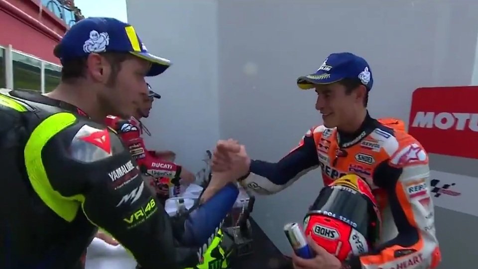 Rossi und Marquez gratulierten einander nach dem Argentinien-GP, Foto: Screenshot/MotoGP