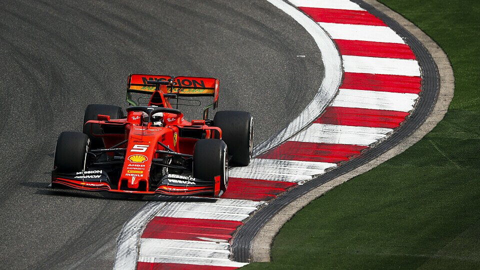 China-Favorit Ferrari bekommt in Shanghai Druck von Mercedes und Red Bull, Foto: LAT Images