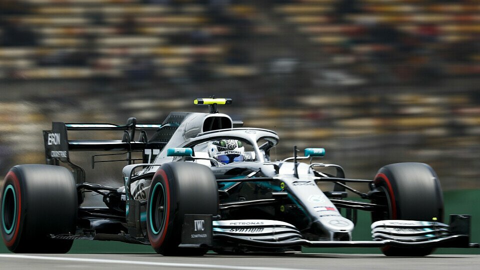 Mercedes-Pilot Valtteri Bottas startet beim Formel-1-Rennen in China von der Pole Position, Foto: LAT Images