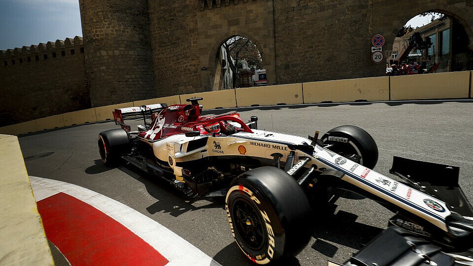 Kimi Räikkönen gefällt das Bild, das die Formel 1 im Chaos-Training von Baku abgegeben hat, so gar nicht, Foto: LAT Images