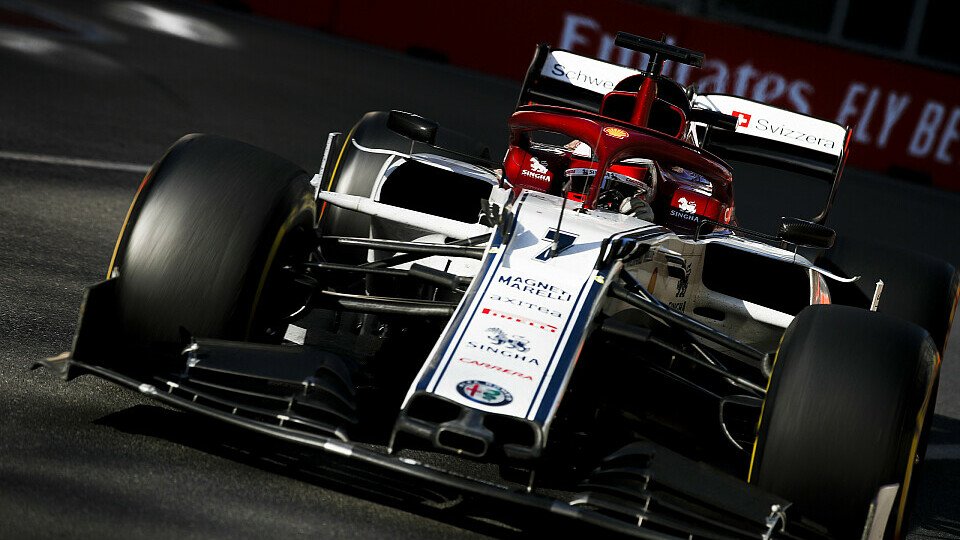 Kimi Räikkönen und alle anderen Ferrari-Kunden bekommen in Spanien noch nicht den neuen Motor, Foto: LAT Images