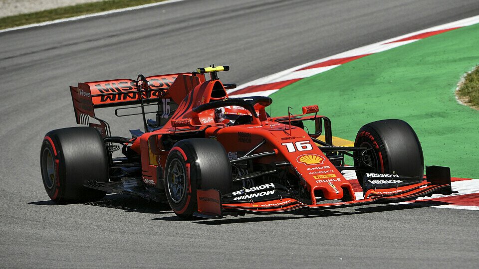 Ferrari lag am Trainingsfreitag der Formel 1 in Spanien weit hinter Mercedes zurück, Foto: LAT Images