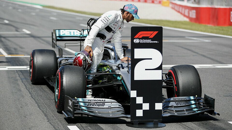 Lewis Hamilton bekam in Spanien ein schallende Ohrfeige von Valtteri Bottas, Foto: LAT Images