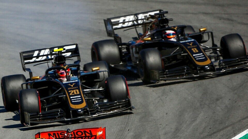 Kevin Magnussen fuhr knallhart gegen Haas-Kollege Romain Grosjean, Foto: LAT Images