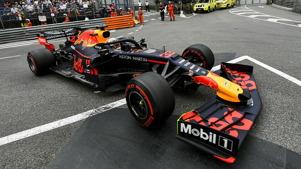 Max Verstappen war mit seinem bisher besten Formel-1-Qualifying in Monaco sichtlich zufrieden, Foto: LAT Images