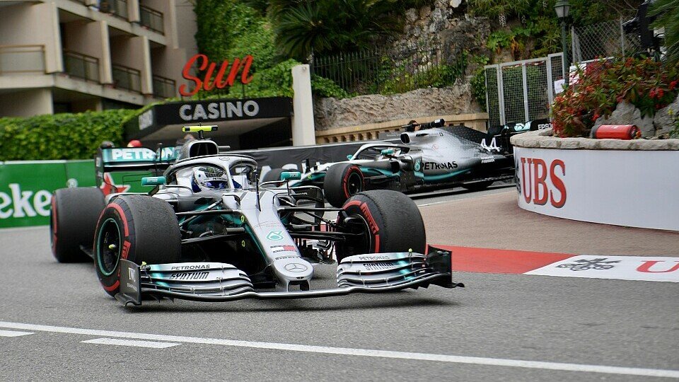 Mercedes fuhr auch im zweiten Training der Formel 1 in Monaco die Bestzeit, Foto: LAT Images