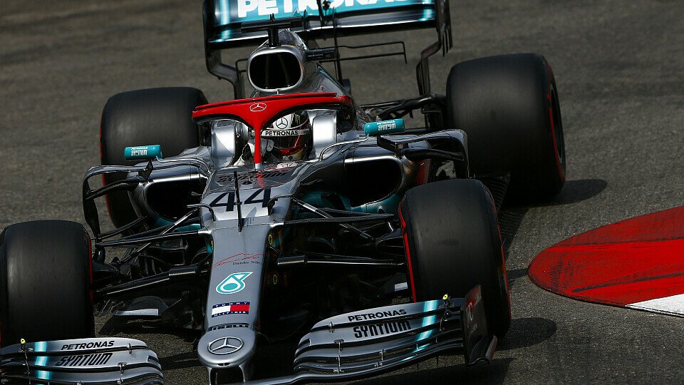 Lewis Hamilton kritisiert Ferrari für zu viel Risiko im Qualifying, Foto: LAT Images