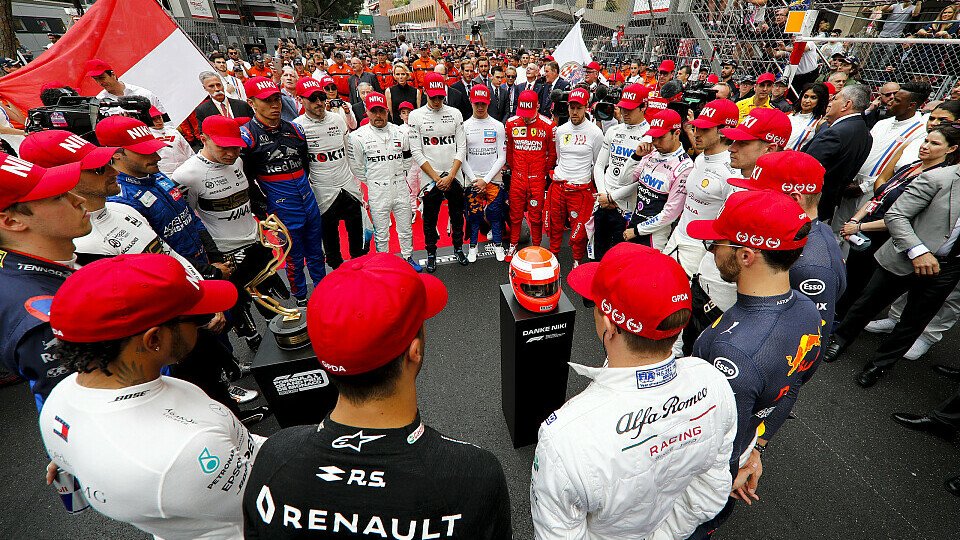 Am Sonntag vor dem Rennen in Monaco verabschiedeten die 20 F1-Fahrer Niki Lauda schon vor der großen Trauerfeier in Wien, Foto: LAT Images