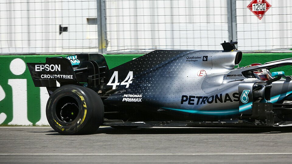 Lewis Hamilton leistete sich beim Formel-1-Training in Montreal einen seltenen Fahrfehler, Foto: LAT Images