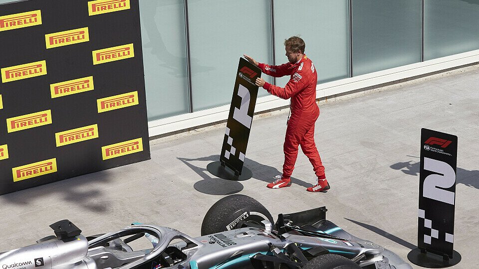 Zwischen den Frankreich-Trainings wird über die Vettel-Strafe aus Kanada verhandelt, Foto: LAT Images