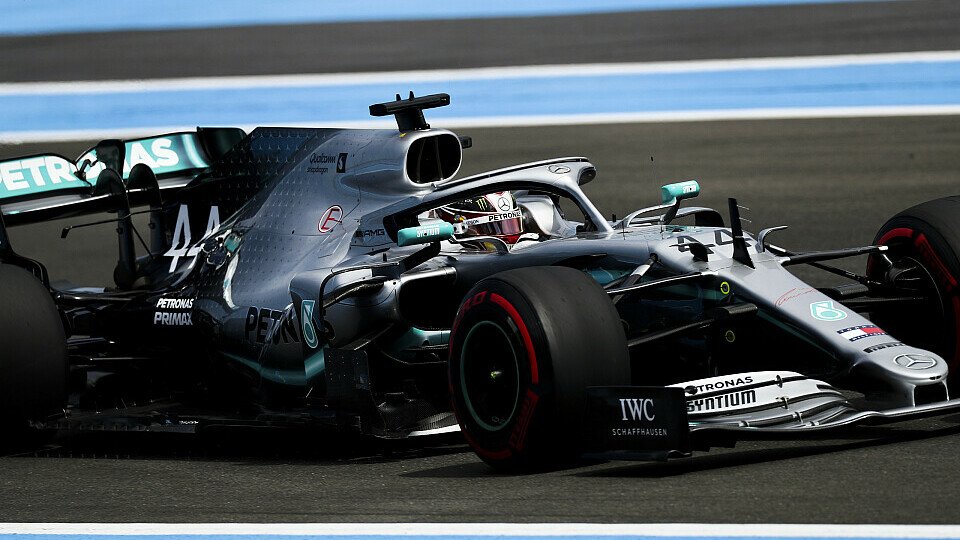 Lewis Hamilton und Max Verstappen standen sich in Frankreich im Weg, Foto: LAT Images