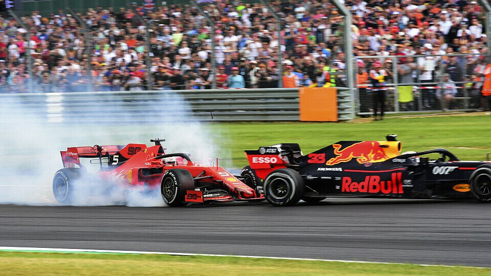 Sebastian Vettel nahm das Safety-Car-Geschenk nicht an, Foto: LAT Images