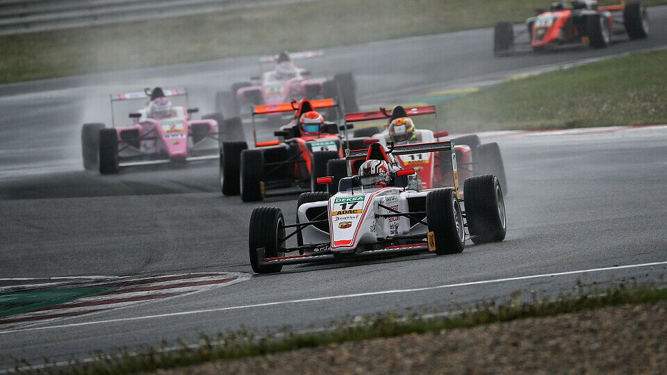 Arthur Leclerc greift in der ADAC Formel 4 an, Foto: ADAC Formel 4