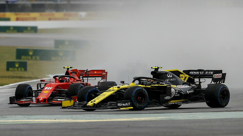 Renault verlangt - wie sechs andere Teams - mehr Transparenz von der FIA, Foto: LAT Images