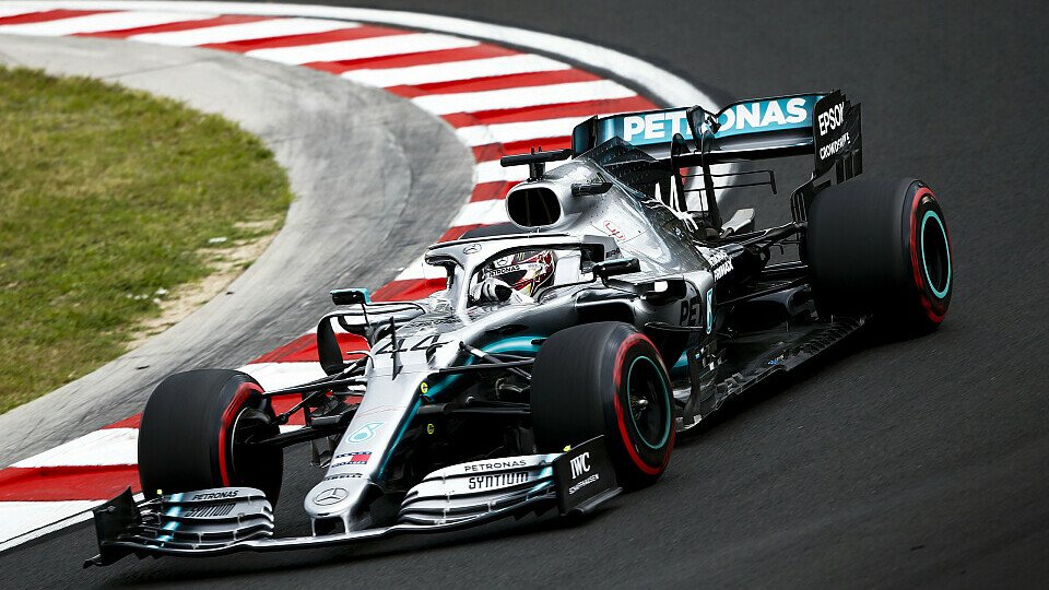 Lewis Hamilton fährt im 1. Freien Training zum Ungarn GP Bestzeit auf dem Hungaroring, Foto: LAT Images
