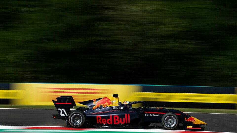 Juri Vips holt den letzten Formel-3-Sieg der Saison 2019, Foto: LAT Images
