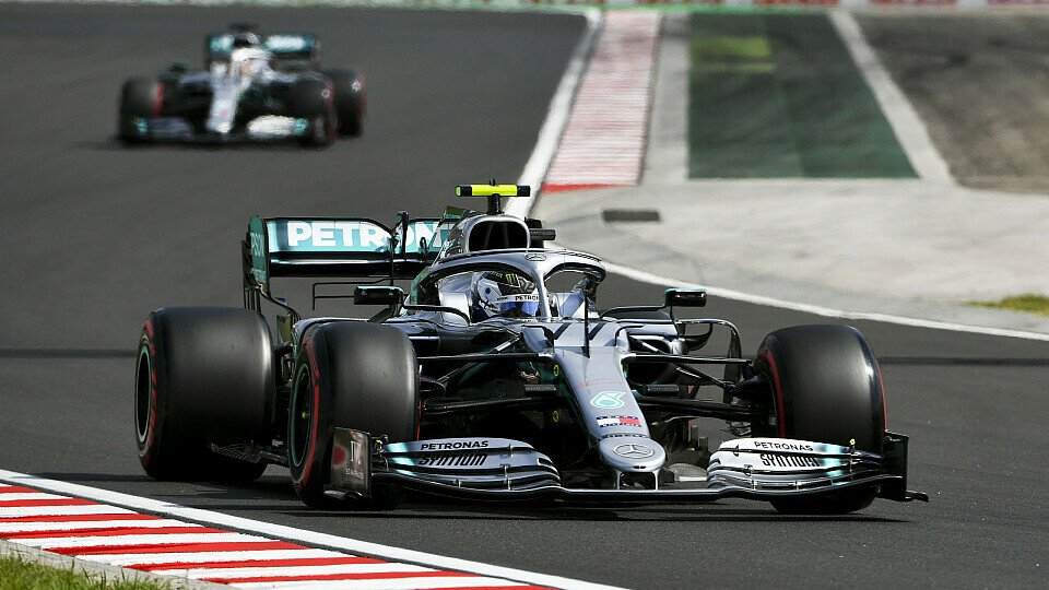 Valtteri Bottas setzte sich in Ungarn gegen Lewis Hamilton durch, Foto: LAT Images