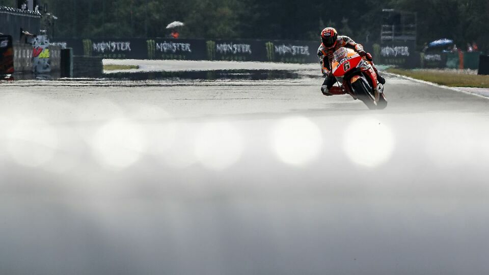 Die MotoGP-Piloten hatten es am Samstag mit schwierigsten Bedingungen zu tun, Foto: Repsol