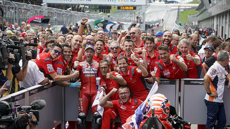 Ein Bild aus besseren Tagen: Dovizioso und Ducati feiern den Spielberg-Sieg 2019, Foto: Ducati