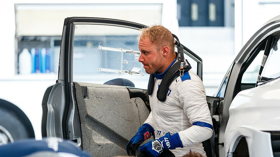 Valtteri Bottas war in Deutschland im Rallye-Auto unterwegs, Foto: LAT Images