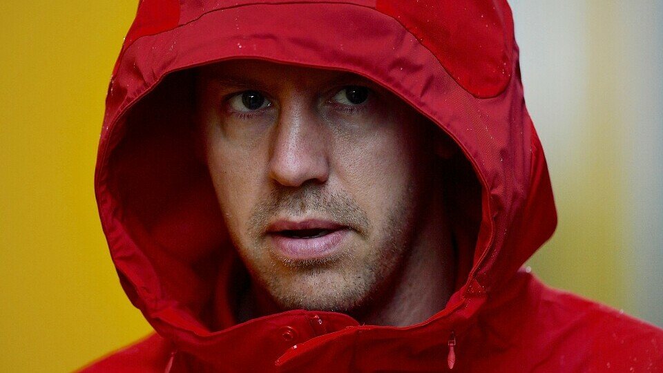 Sebastian Vettel könnte nach seinem Monza-Unfall noch mehr Ärger blühen, Foto: LAT Images