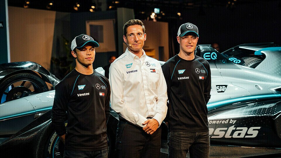 Das neue Mercedes-Team: Nyck de Vries, Stoffel Vandoorne und Teamchef Ian James, Foto: Mercedes-Benz
