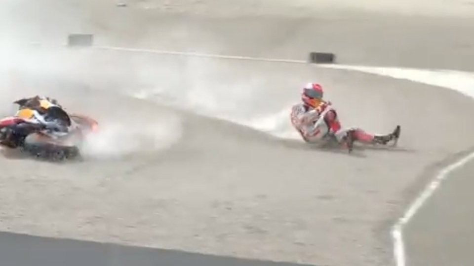 Marc Marquez landete im Kies, Foto: Screenshot/MotoGP