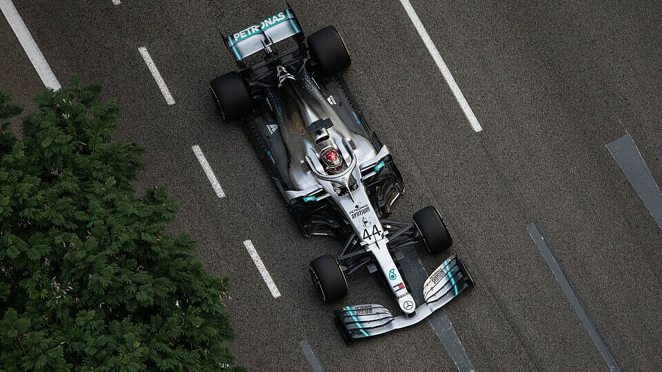 Lewis Hamilton fuhr im 2. Freien Training der Formel 1 in Singapur die Bestzeit, Foto: LAT Images