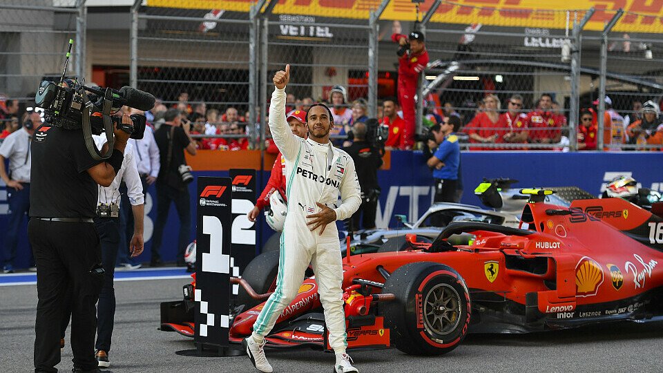 Lewis Hamilton kann sich auch über zweite Plätze freuen: Ferrari eigentlich unantastbar, Foto: LAT Images