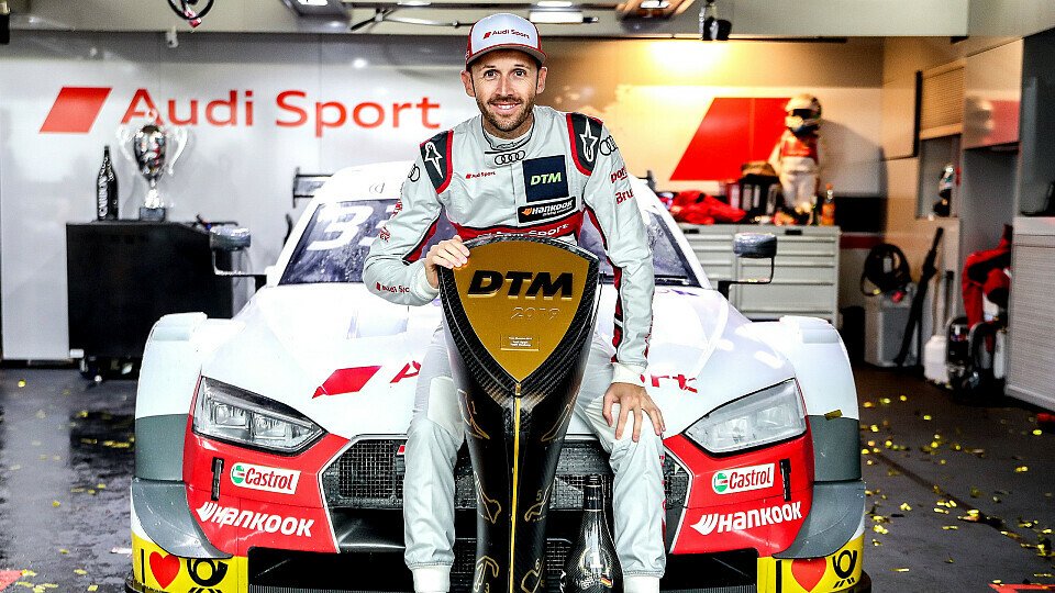 Audi-Star Rene Rast feiert seinen zweiten DTM-Titel nach 2017, Foto: Audi Communications Motorsport