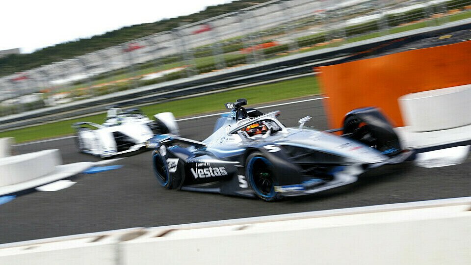 Mercedes gibt sein Debüt als Werksteam in der Formel E, Foto: LAT Images