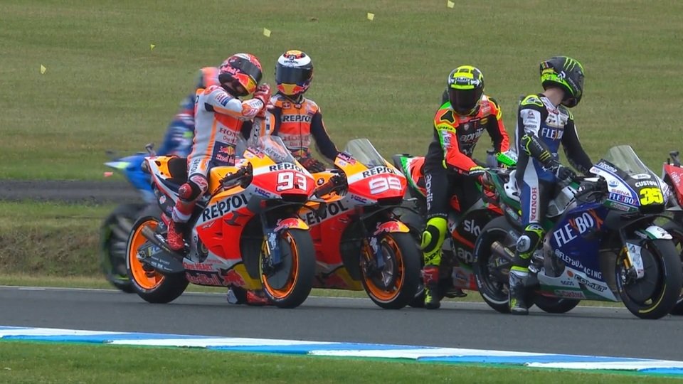 Unmissverständliche Geste von Marquez an Lorenzo: Du hast geschlafen!, Foto: Screenshot/MotoGP