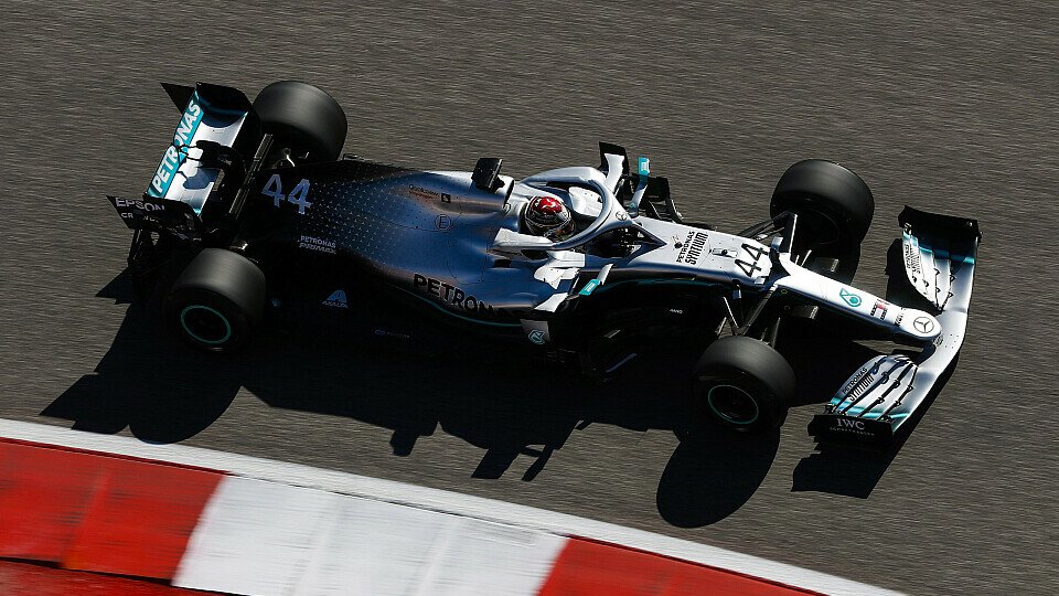 Lewis Hamilton machte an der Spitze des F1-Feldes am Freitag Tempo, Foto: LAT Images