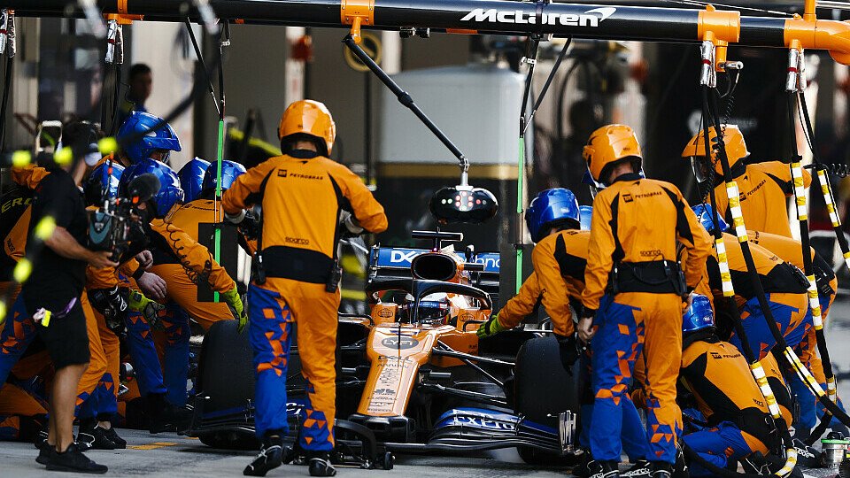 Zuletzt häuften sich die Fehler bei den Boxenstopps von McLaren, Foto: LAT Images