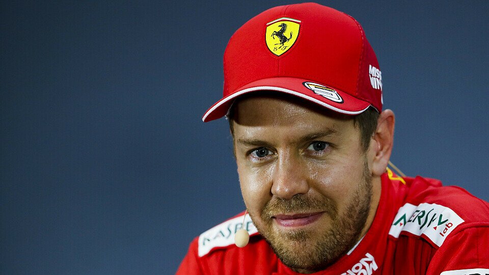 Einen kleinen Nadelstich gegen Red Bull kann sich Vettel in Brasilien nicht verkneifen, Foto: LAT Images