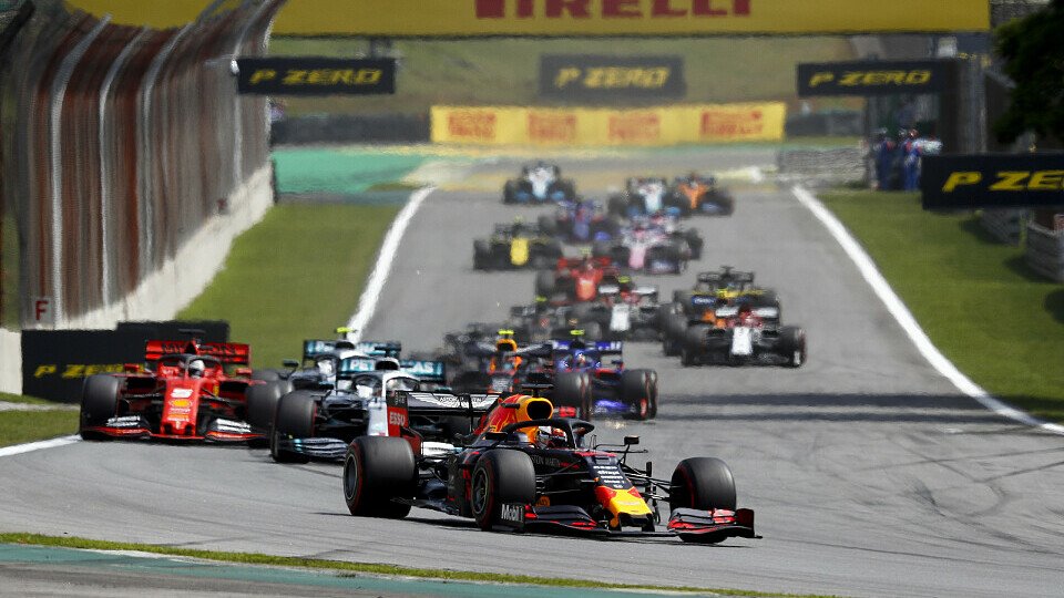 Max Verstappen ging von der Pole Position in den Brasilien GP, Foto: LAT Images