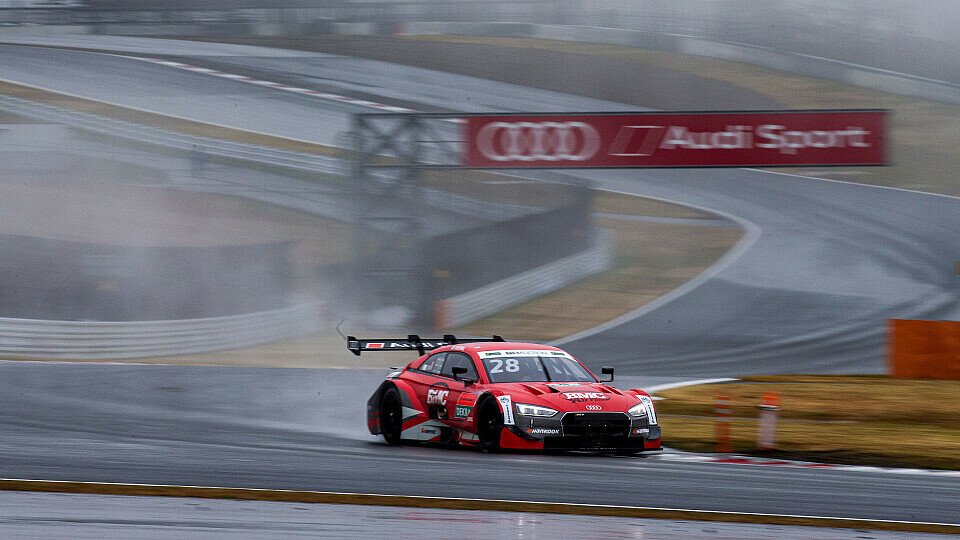 Loic Duval startet beim Sonntags-Rennen in Fuji von der Pole Position, Foto: Audi Communications Motorsport