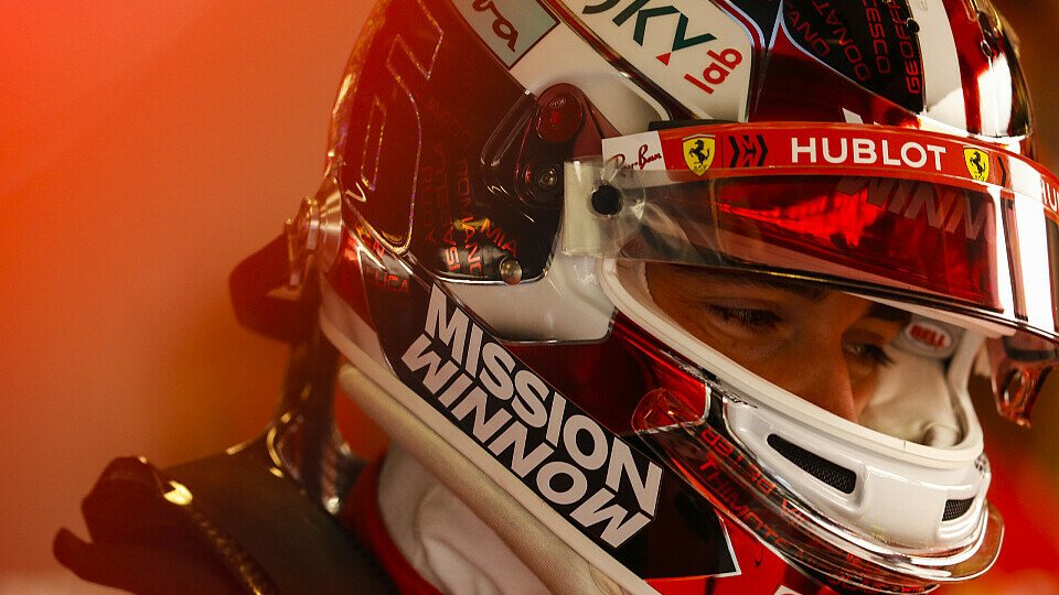 Charles Leclerc hielt sich beim Formel-1-Qualifying in Abu Dhabi hinter Sebastian Vettel zurück, Foto: LAT Images