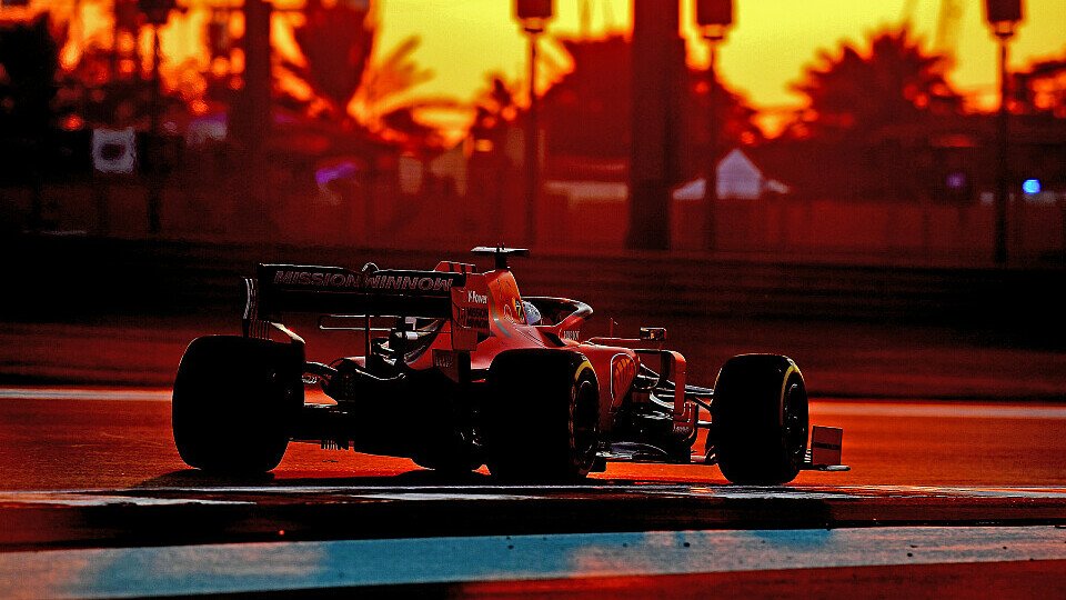 Wer fährt in der Abendsonne von Abu Dhabi Richtung Sieg?, Foto: Ferrari