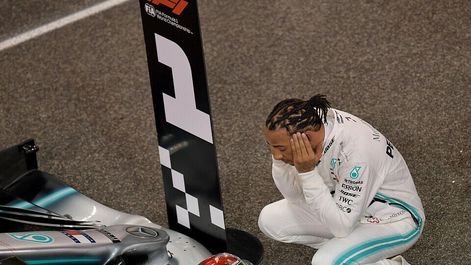 Lewis Hamilton durchlebte auch nach Pole 88 wieder einen emotionalen Moment, Foto: LAT Images