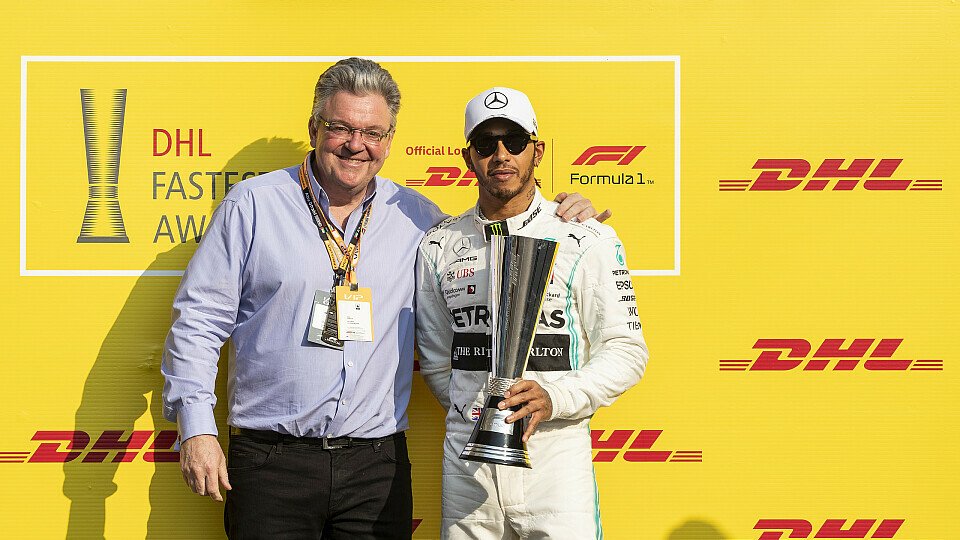 Lewis Hamilton wurden in Abu Dhabi mit dem DHL Fastest Lap Award ausgezeichnet, Foto: LAT Images