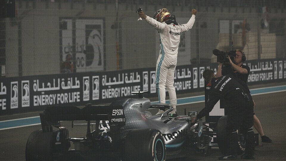 Lewis Hamilton hat in diesem Jahr seinen fünften WM-Titel mit Mercedes eingefahren, Foto: LAT Images