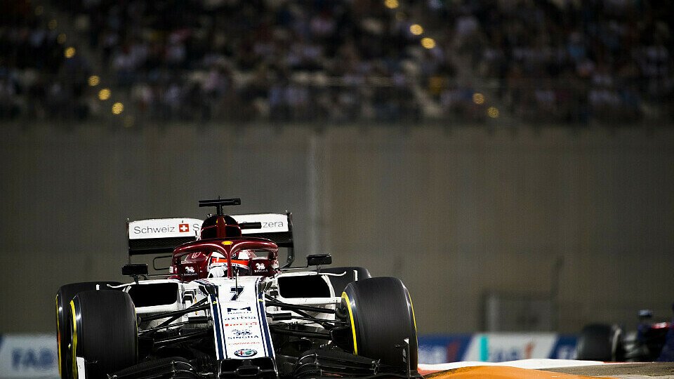 Kimi Räikkönen verpasste im letzten Saisonrennen 2019 die Punkteränge, Foto: LAT Images