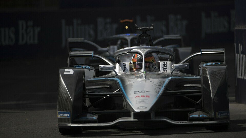 Mercedes-Fahrer Stoffel Vandoorne führt nach dem ePrix in Santiago die Fahrerwertung an, Foto: LAT Images