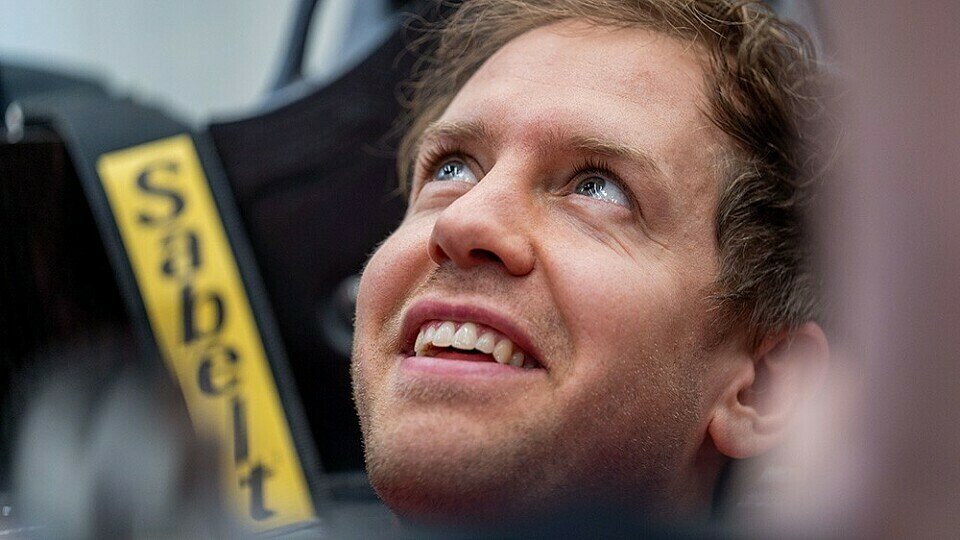 Sebastian Vettel sitzt zum ersten Mal im neuen Ferrari für die Saison 2020, Foto: Ferrari