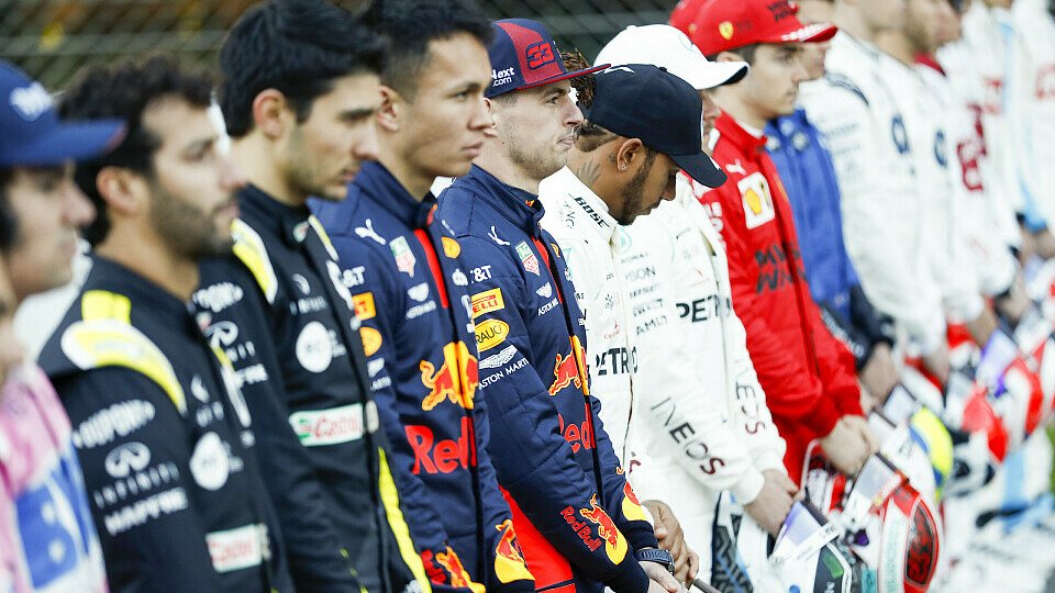 Alle Fahrer in der Formel 1 kämpfen zuallererst gegen den Stallgefährten, Foto: LAT Images