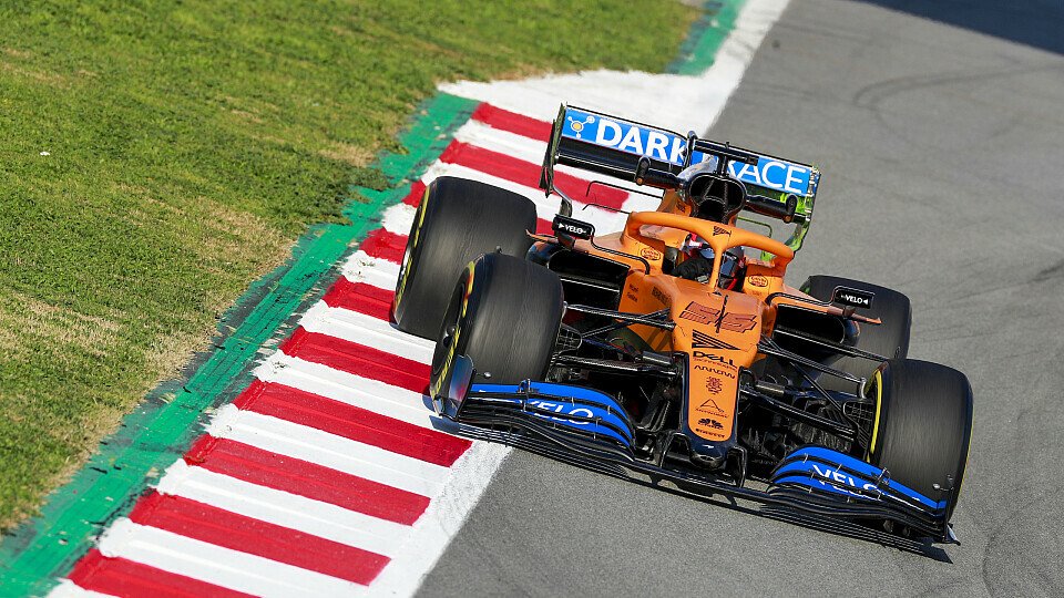 McLaren rüstet den MCL35 erst in Testwoche zwei richtig auf, Foto: LAT Images